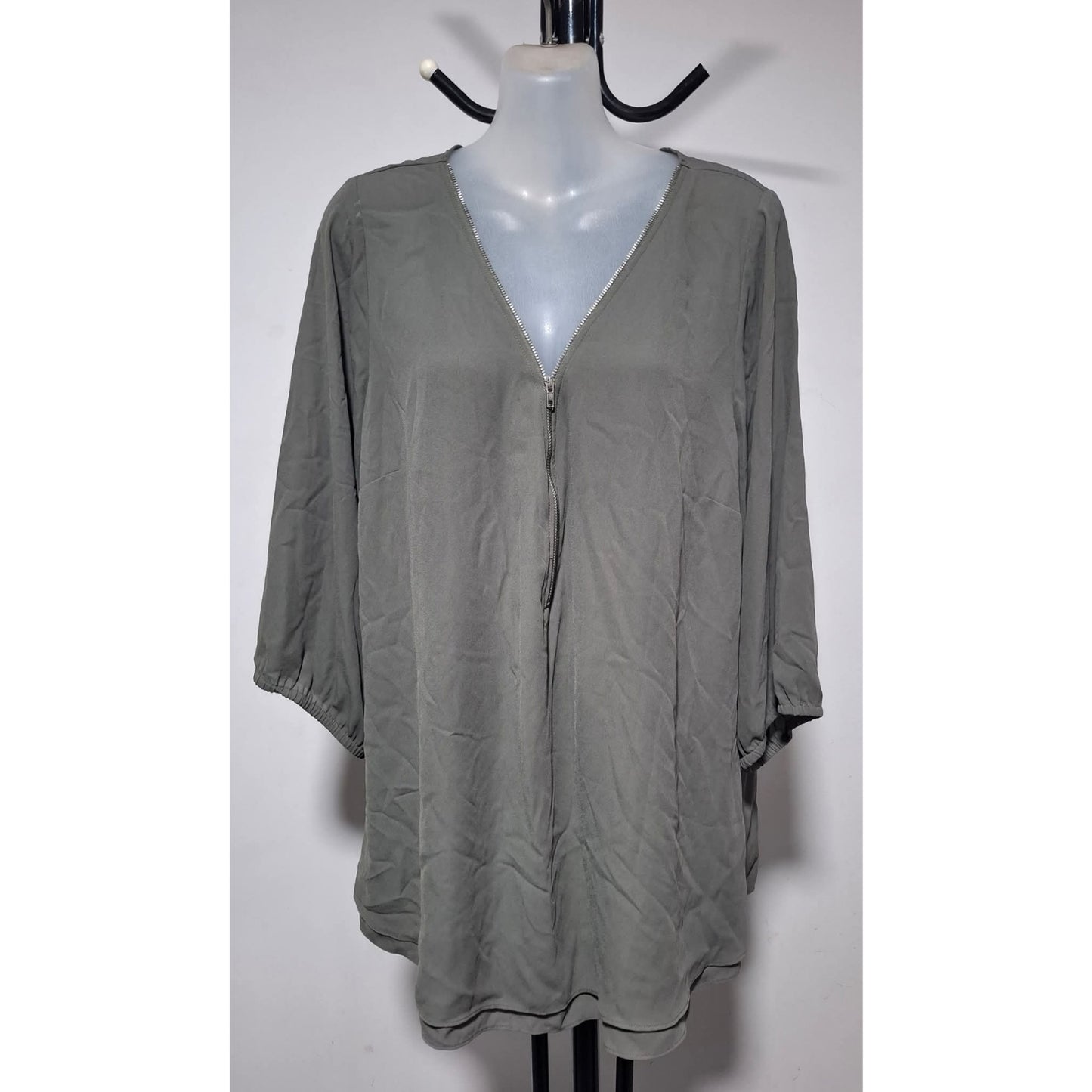 City Chic Medium - Sexy Elbow Fling Zip Top With Sleeves