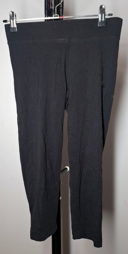 Size 8 - Black 3/4 Capri Leggings