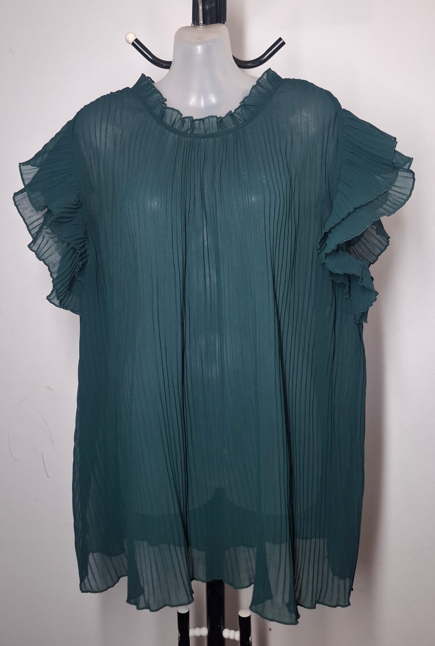 City Chic Medium - Green Pleated Sheer Frill Sleeve Top