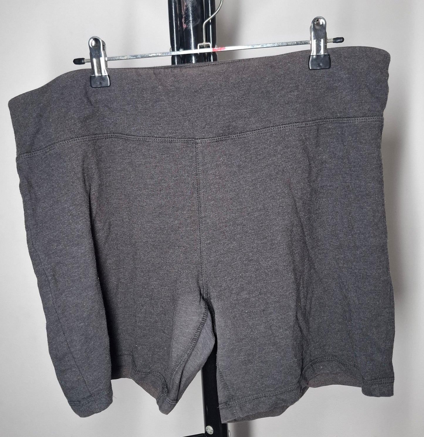 Size 20 - Stretchy Shorts
