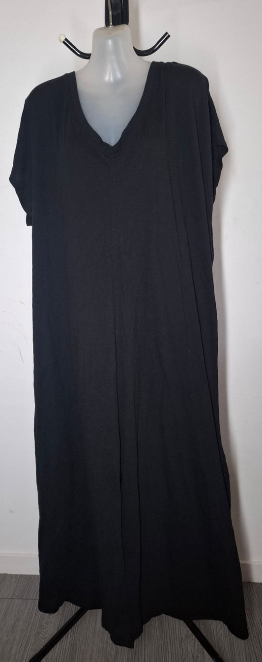 Size 20 - Black Stretchy Dress With Sleeves