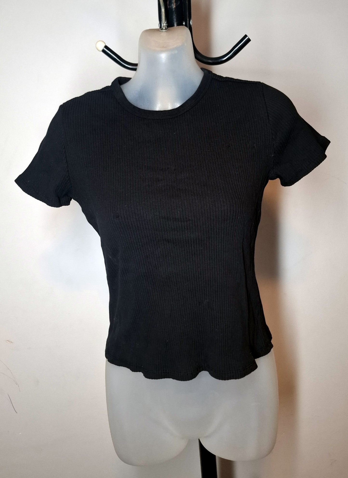 Size 12 - Stretchy Black Cropped Top
