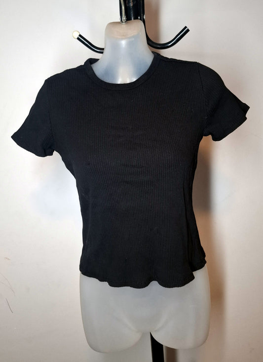 Size 12 - Stretchy Black Cropped Top