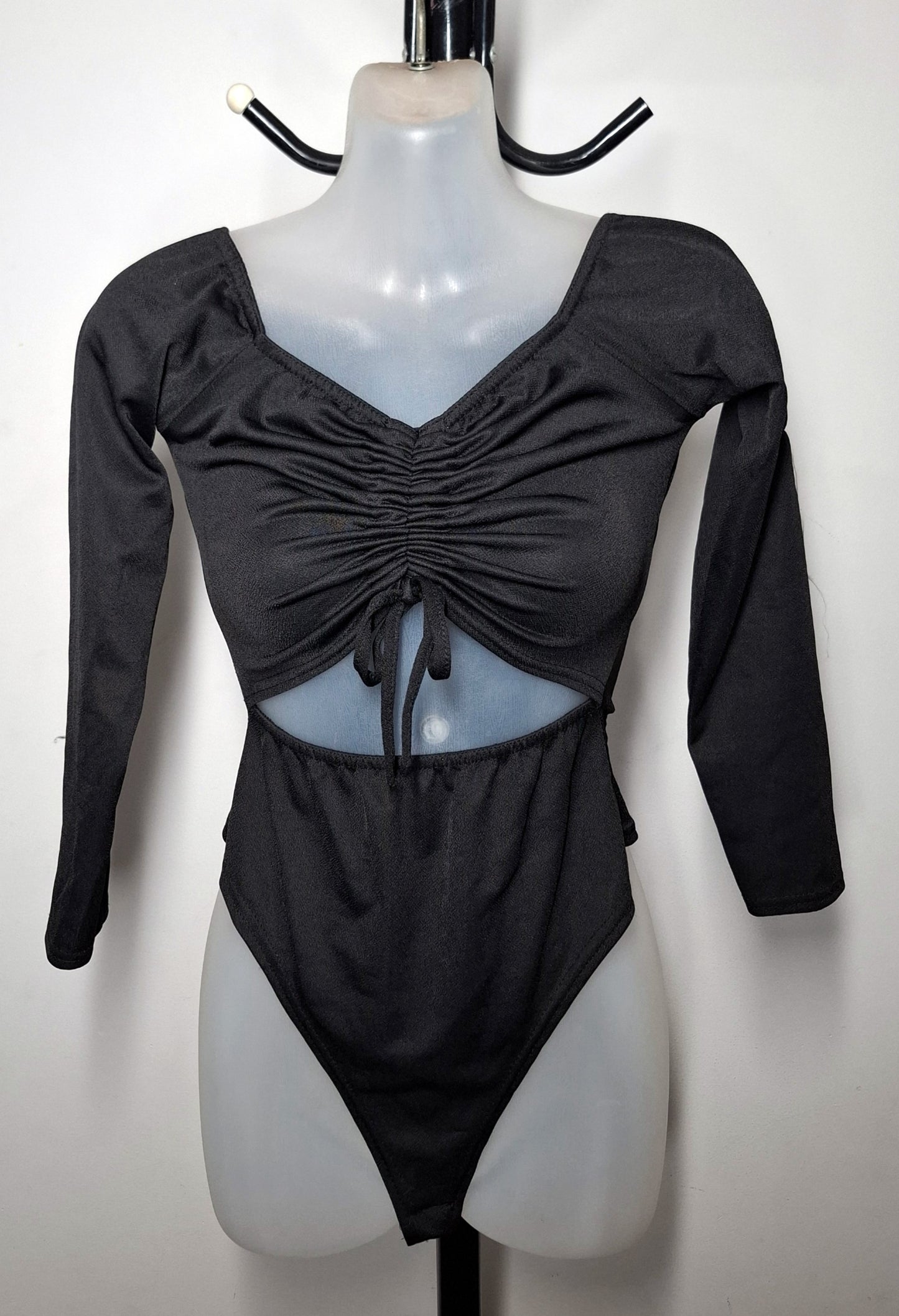 Size 8 - Pretty Little Thing Black Stretchy Cutout Off Shoulder Bodysuit With Sleeves