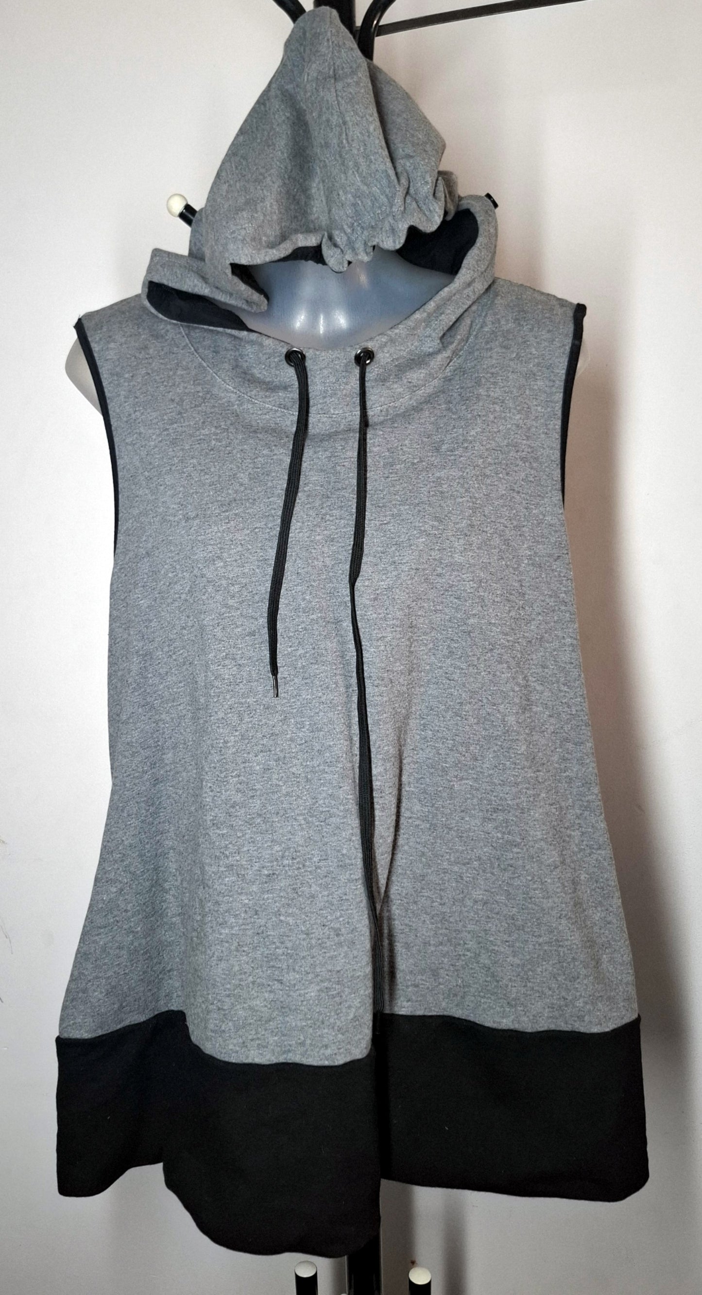 City Chic Medium - Gray Hooded Criss Cross Back Top