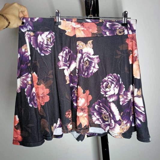 Size 18 - Purple Floral Flowy Stretchy Shorts